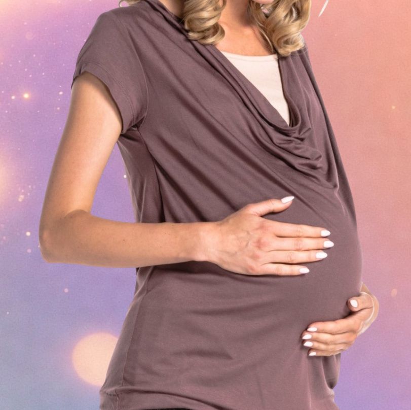 Mune's Cradle V-Cut Pull-Down Breastfeeding & Pregnancy Shirt